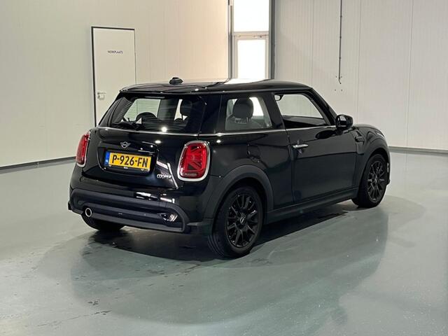 Mini COOPER 3-Deurs 1.5 Business Edition ? Navigatie ? sportstoelen ? LED UK achterlicht