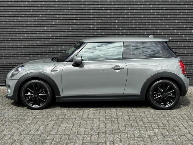 Mini COOPER Hatchback 3 deurs / Airconditioning / Bluetooth / Elektrisch Pakket / DAB / 16 Inch / Chrome Line