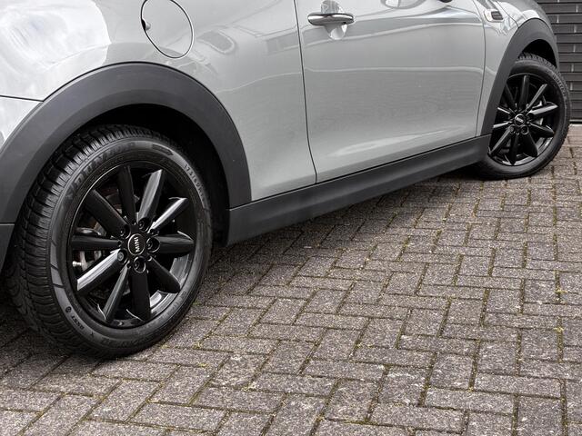 Mini COOPER Hatchback 3 deurs / Airconditioning / Bluetooth / Elektrisch Pakket / DAB / 16 Inch / Chrome Line