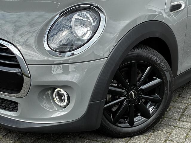 Mini COOPER Hatchback 3 deurs / Airconditioning / Bluetooth / Elektrisch Pakket / DAB / 16 Inch / Chrome Line