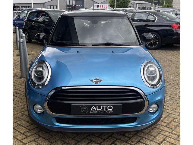 Mini COOPER 5-Deurs 1.5 Chili 136PK | PANO | NL AUTO | Luxe Stoelen | Parkeersensoren | Airco | Navigatie | Cruise Control | 2 Sleutels | Lichtmetalen Velgen |