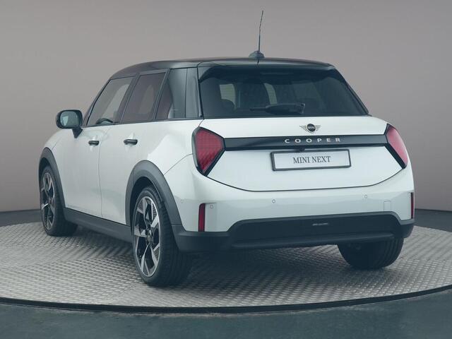 Mini COOPER 5-Deurs 1.5 C Classic | Pakket M | Comfort Access | Panoramadak | Stoelverwarming | Head-up display |