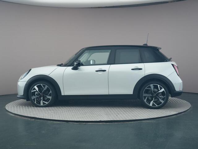 Mini COOPER 5-Deurs 1.5 C Classic | Pakket M | Comfort Access | Panoramadak | Stoelverwarming | Head-up display |