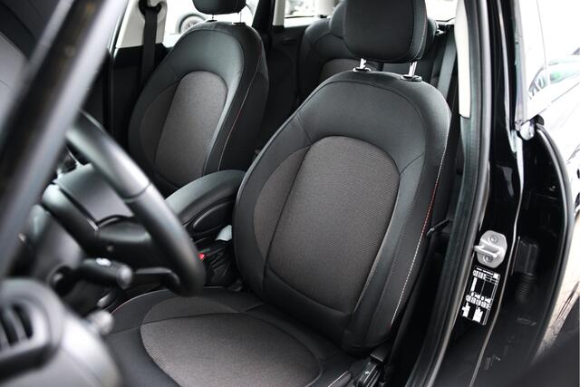 Mini COOPER Hatchback Camden Automaat / LED / Cruise Control / Multifunctioneel stuurwiel / 16" LM Victory Spoke zwart
