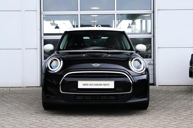 Mini COOPER Hatchback Camden Automaat / LED / Cruise Control / Multifunctioneel stuurwiel / 16" LM Victory Spoke zwart