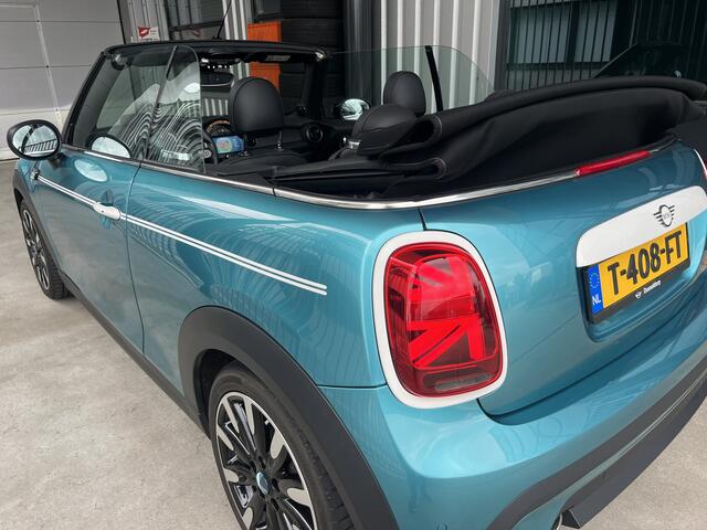 Mini COOPER Cabrio 1.5 Seaside Edition | AUTOMAAT | HEAD-UP DISPLAY | HARMAN/KARDON | CAMERA | LEDER | CARPLAY/ANDROID | NAVI | STOEL/STUURVERWARMING | PDC V+A | LMV 17'' | KEYLESS | CRUISE CONTROL | LED | DAB