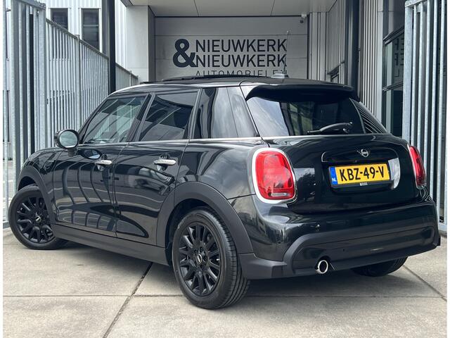 Mini COOPER 5-Deurs 1.5 Classic | SCHUIF/KANTELDAK | HEAD-UP DISPLAY | HARMAN/KARDON | CAMERA | CARPLAY/ANDROID | NAVI | STOELVERWARMING | PDC V+A | LMV | KEYLESS | CRUISE CONTROL | CLIMATE CONTROL | LED | DAB