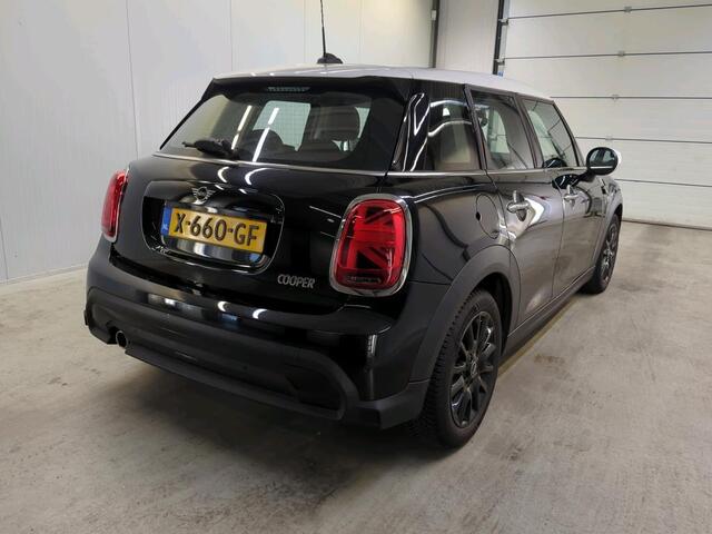 Mini COOPER 5-Deurs 1.5 Camden Edition