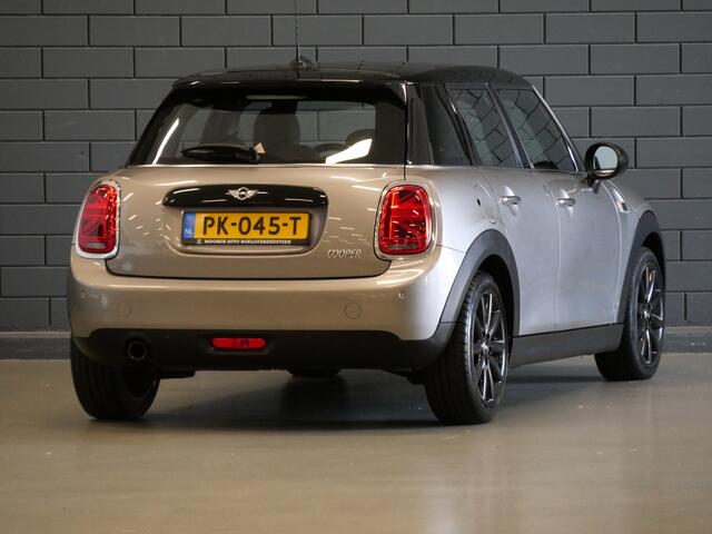 Mini COOPER 5-Deurs 1.5 Chili Serious Business
