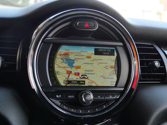 Mini COOPER 5-Deurs 1.5 Chili Serious Business