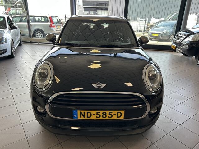 Mini COOPER 5-Deurs 1.5 5 DRS 75 DKM IN NW STAAT BJ 2017 !!!
