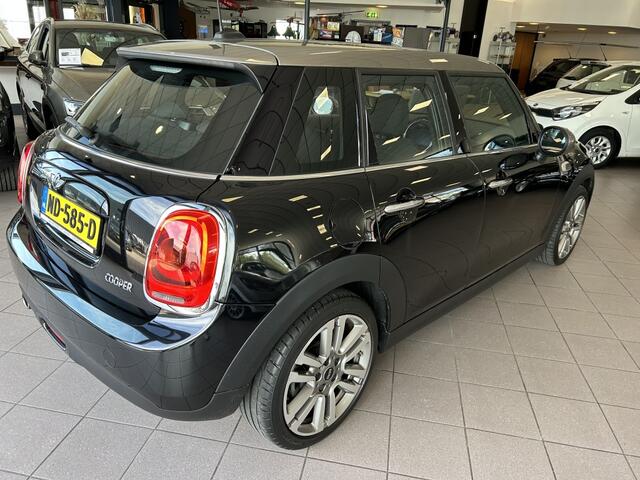 Mini COOPER 5-Deurs 1.5 5 DRS 75 DKM IN NW STAAT BJ 2017 !!!