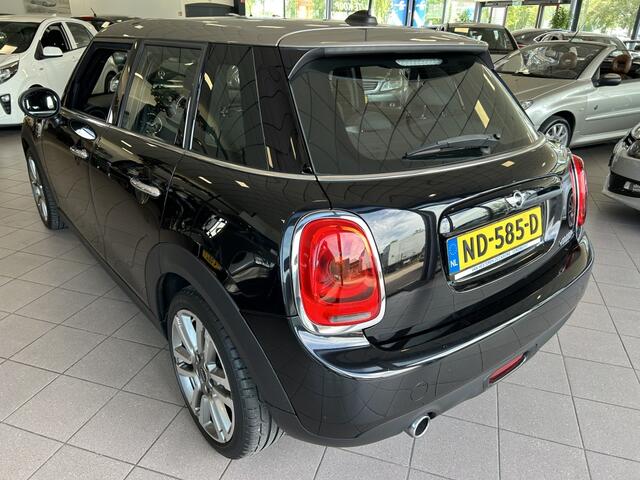 Mini COOPER 5-Deurs 1.5 5 DRS 75 DKM IN NW STAAT BJ 2017 !!!