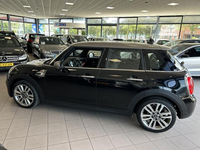 Mini COOPER 5-Deurs 1.5 5 DRS 75 DKM IN NW STAAT BJ 2017 !!!