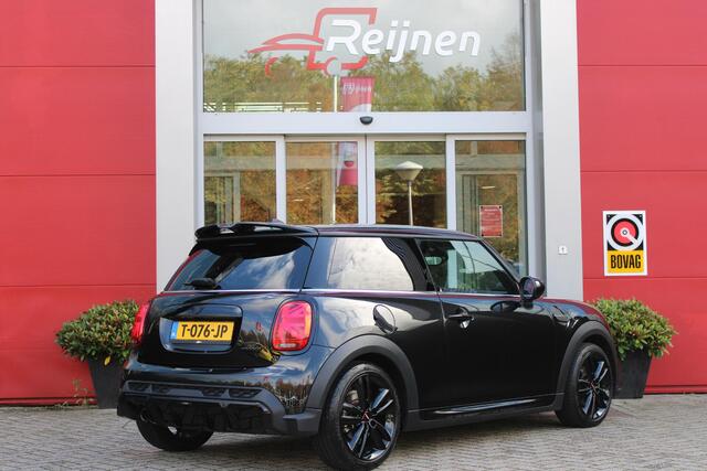 Mini COOPER 3-Deurs 1.5 136PK JOHN COOPER WORKS RESOLUTE ED. | AUTOMAAT | NAVIGATIE 8,8'' | DRAADLOOS APPLE CARPLAY | SFEERVERLICHTING | 17'' JCW VIJF DUBBELSPAAKS VELGEN IN GLOSS BLACK | JCW VOOR EN ACHTERBUMPER | JCW SPORTSTOELEN MET LEER/ALCATARA | JCW DORPEL INST