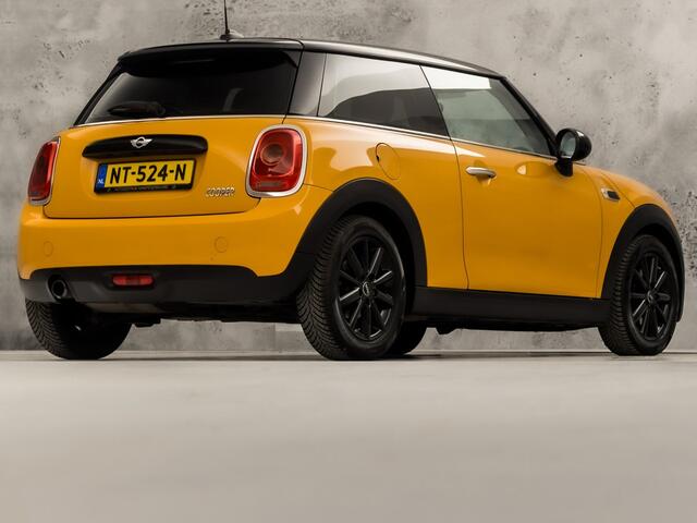 Mini COOPER 1.5 Cooper Sport (NAVIGATIE, STOELVERWARMING, GETINT GLAS, SPORTSTOELEN, CRUISE, NIEUWE APK, NIEUWSTAAT)