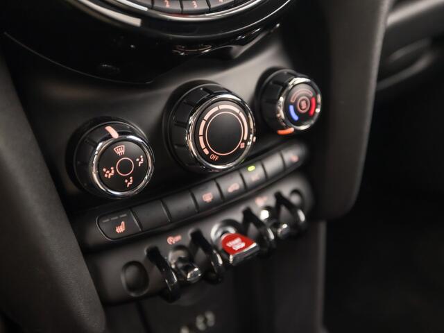 Mini COOPER 1.5 Cooper Sport (NAVIGATIE, STOELVERWARMING, GETINT GLAS, SPORTSTOELEN, CRUISE, NIEUWE APK, NIEUWSTAAT)