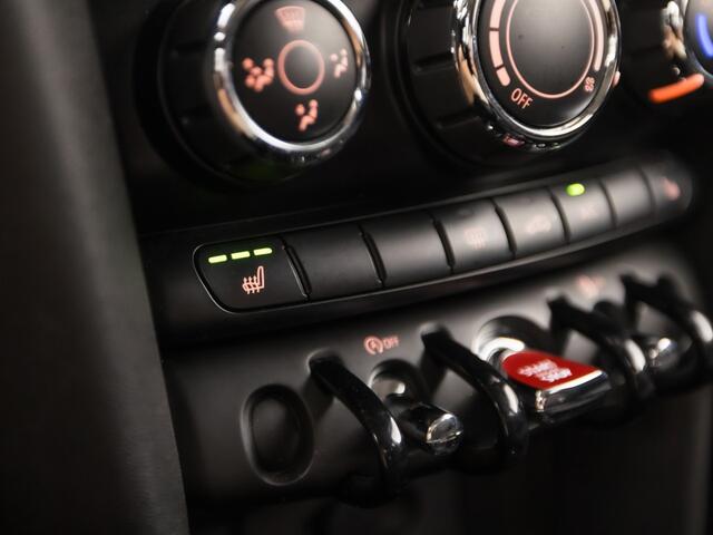 Mini COOPER 1.5 Cooper Sport (NAVIGATIE, STOELVERWARMING, GETINT GLAS, SPORTSTOELEN, CRUISE, NIEUWE APK, NIEUWSTAAT)