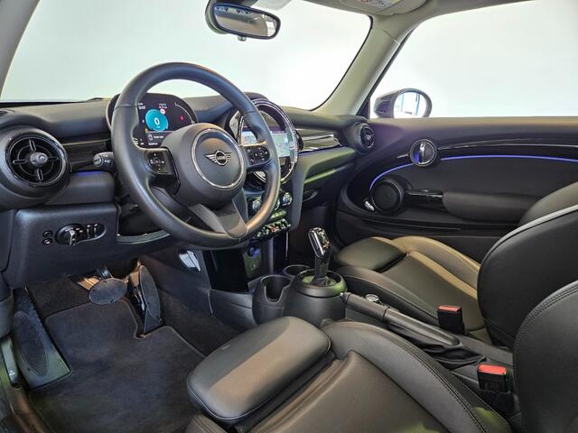 Mini COOPER 1.5 Business Edition / Camera / LED / Sfeer / NL Auto