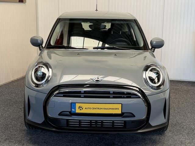 Mini COOPER 5-DEURS 1.5 CLASSIC NAVIGATIE CRUISE CONTROL CLIMATE CONTROL BLUETOOTH TELEFOON APPLE CARPLAY/ANDROID 17" LICHTMETALEN VELGEN PDC ZEER MOOI !!