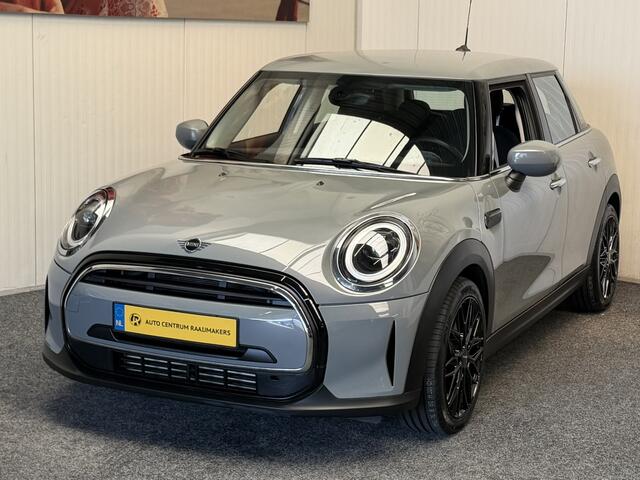 Mini COOPER 5-DEURS 1.5 CLASSIC NAVIGATIE CRUISE CONTROL CLIMATE CONTROL BLUETOOTH TELEFOON APPLE CARPLAY/ANDROID 17" LICHTMETALEN VELGEN PDC ZEER MOOI !!