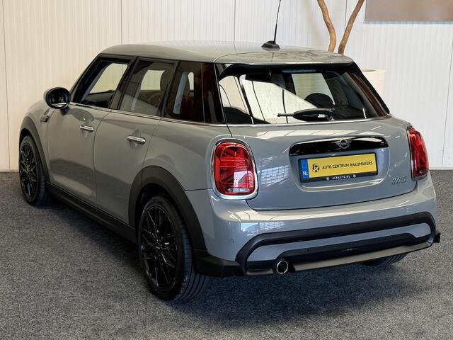 Mini COOPER 5-DEURS 1.5 CLASSIC NAVIGATIE CRUISE CONTROL CLIMATE CONTROL BLUETOOTH TELEFOON APPLE CARPLAY/ANDROID 17" LICHTMETALEN VELGEN PDC ZEER MOOI !!