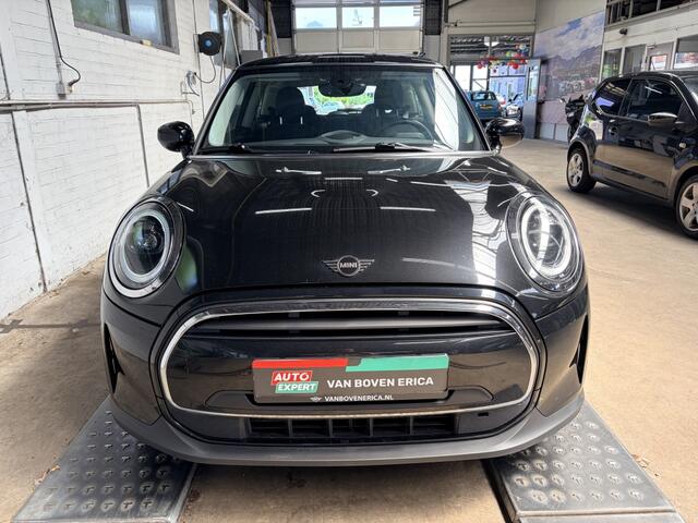 Mini COOPER 1.5 Essential Automaat Cruise Clima Navigatie Carplay