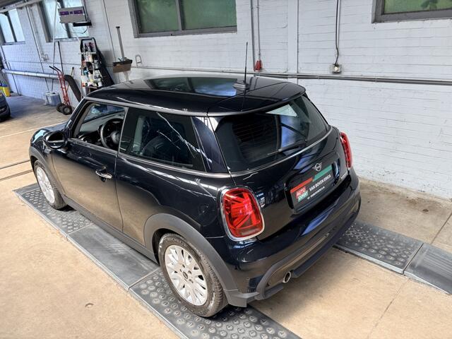 Mini COOPER 1.5 Essential Automaat Cruise Clima Navigatie Carplay