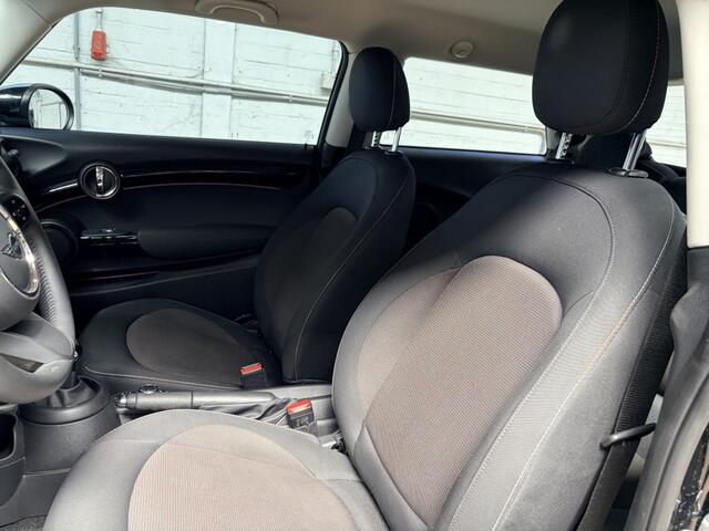 Mini COOPER 1.5 Essential Automaat Cruise Clima Navigatie Carplay