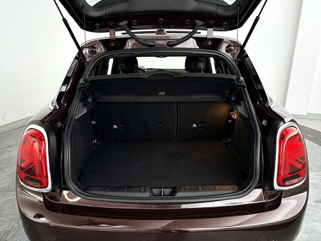 Mini COOPER 5-Deurs 1.5 Chili | Parkeersensoren | Stoelverwarming | Cruise control | Head-up display | Harman Kardon