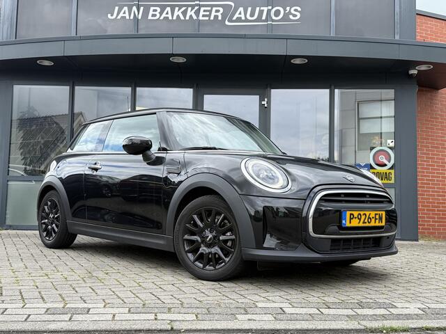 Mini COOPER 3-Deurs 1.5 Business Edition ? Navigatie ? Sportstoelen ? LED UK Achterlicht