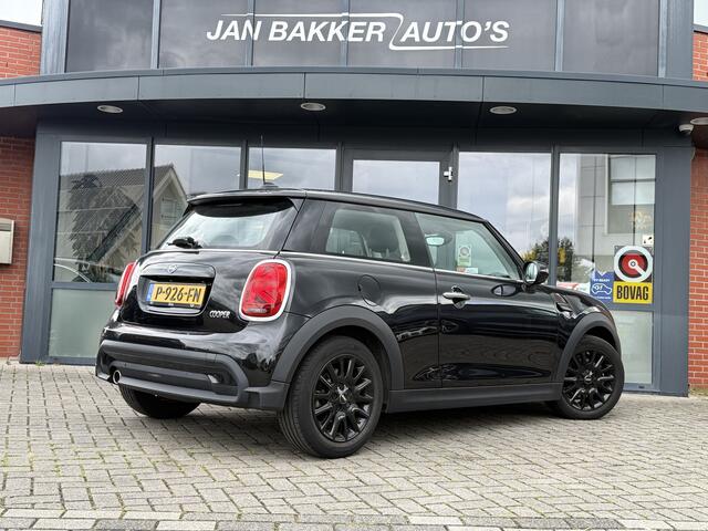 Mini COOPER 3-Deurs 1.5 Business Edition ? Navigatie ? Sportstoelen ? LED UK Achterlicht