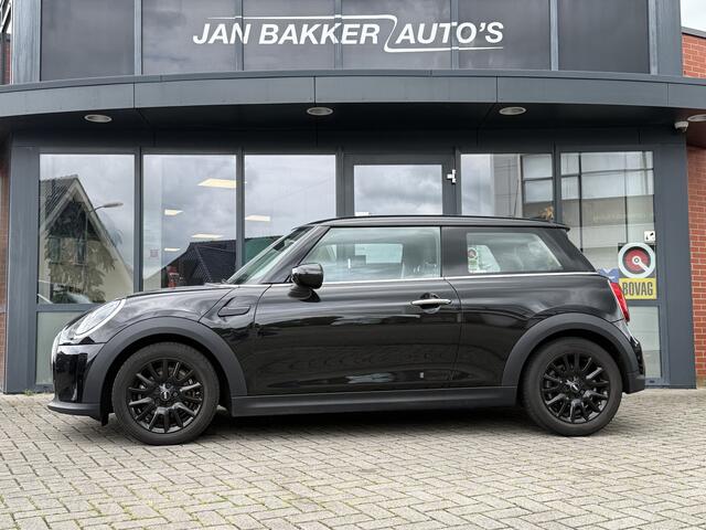 Mini COOPER 3-Deurs 1.5 Business Edition ? Navigatie ? Sportstoelen ? LED UK Achterlicht