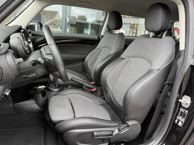 Mini COOPER 3-Deurs 1.5 Business Edition ? Navigatie ? Sportstoelen ? LED UK Achterlicht
