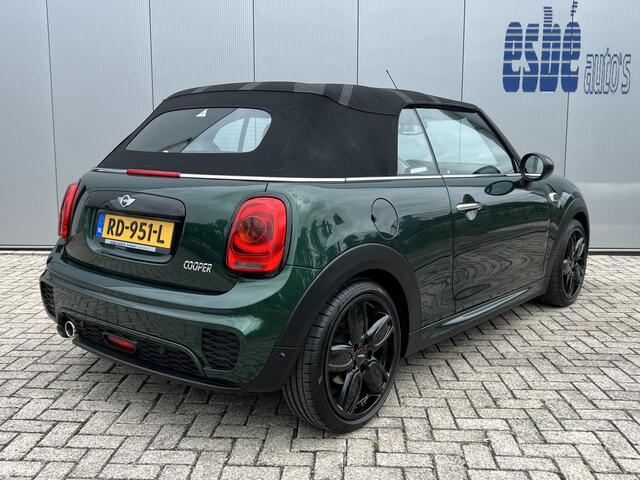 Mini COOPER Cabrio 1.5 136 pk Automaat JCW Navigatie Head-Up Display Harman Kardon Audio Sportstoelen leder Stoelverwarming Led Koplampen 18 Inch Velgen Parkeersensoren NL Auto John Cooper Works Pakket