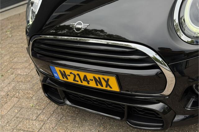 Mini COOPER 5-Deurs 1.5 Dalston JCW pakket | Panodak | Kuipstoelen | Sfeerverlichting | Stoelverwarming