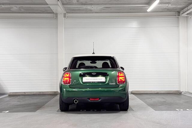 Mini COOPER 5-Deurs | Parkeerassistent | MINI Driving Modes | Stoelverwarming |