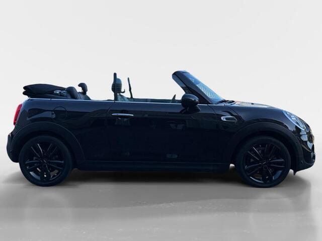 Mini COOPER Cabrio 1.5 Chili | NL-Auto | JCW Pakket | Camera | Navigatie | Vol-leder | PDC | Stoelverw. |