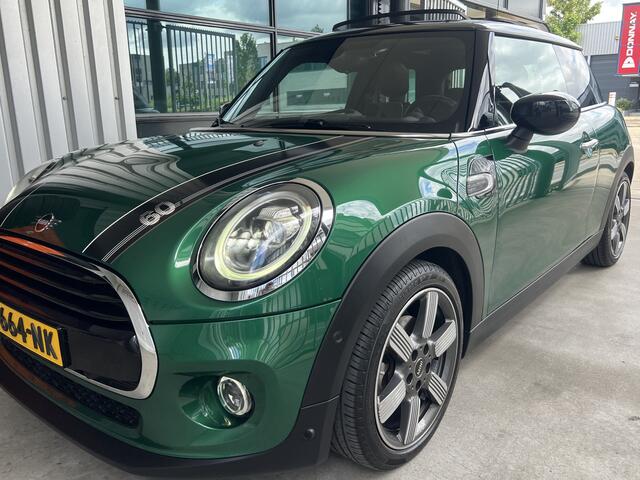 Mini COOPER 3-Deurs 1.5 60 Years Edition | AUTOMAAT | HEAD-UP DISPLAY | LEDER | SCHUIF/KANTELDAK | CARPLAY/ANDROID | HARMAN/KARDON | NAVI | CRUISE CONTROL | PDC V+A | CLIMATE CONTROL | LMV 17'' | STOELVERWARMING | KEYLESS | LED | BLUETOOTH