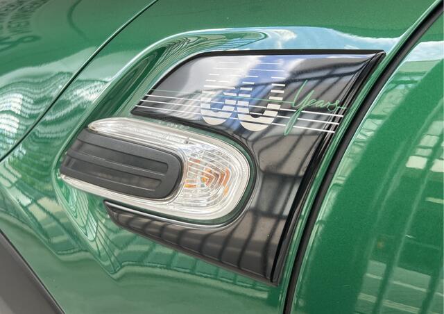 Mini COOPER 3-Deurs 1.5 60 Years Edition | AUTOMAAT | HEAD-UP DISPLAY | LEDER | SCHUIF/KANTELDAK | CARPLAY/ANDROID | HARMAN/KARDON | NAVI | CRUISE CONTROL | PDC V+A | CLIMATE CONTROL | LMV 17'' | STOELVERWARMING | KEYLESS | LED | BLUETOOTH