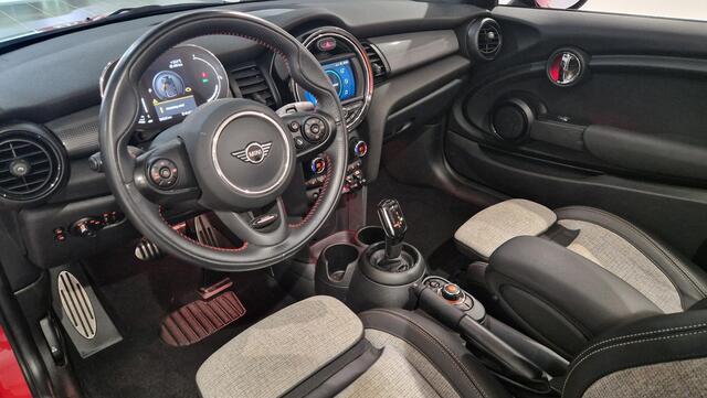 Mini COOPER Cabrio 1.5 Sidewalk Edition | Navigatie | Halflederen interieur | Keyless entry | Stoelverwarming |