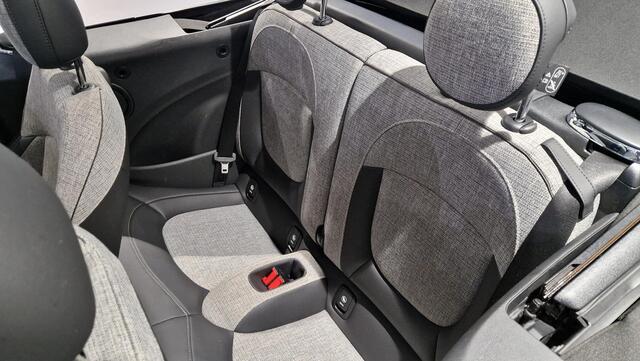 Mini COOPER Cabrio 1.5 Sidewalk Edition | Navigatie | Halflederen interieur | Keyless entry | Stoelverwarming |