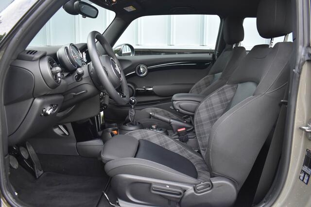 Mini COOPER 3-Deurs 1.5 Chili | Xenon | Carplay | Navi | Sportstoelen