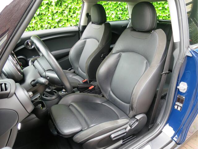 Mini COOPER 1.5 Pepper F56 LCI met Navi, Apple CarPlay, Leer, PDC en 16"