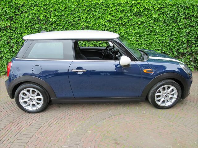 Mini COOPER 1.5 Pepper F56 LCI met Navi, Apple CarPlay, Leer, PDC en 16"