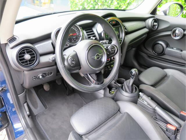 Mini COOPER 1.5 Pepper F56 LCI met Navi, Apple CarPlay, Leer, PDC en 16"