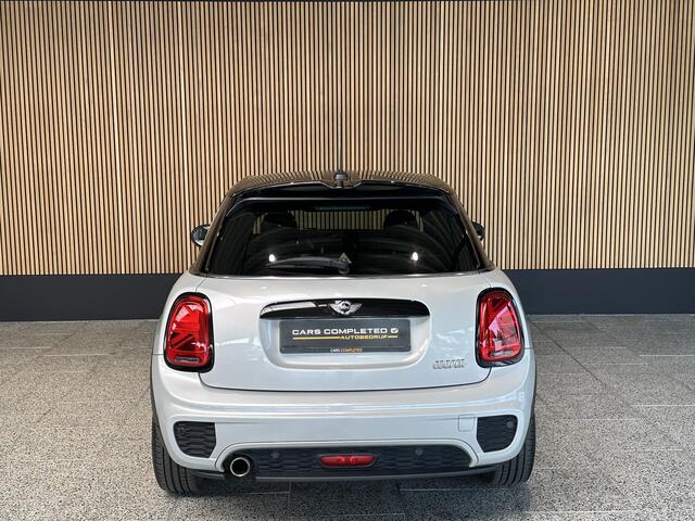 Mini COOPER 5-Deurs 1.5 Serious Business Mini 1.5 Cooper Serious Business King Cross uitvoering | JCW pakket | Camera