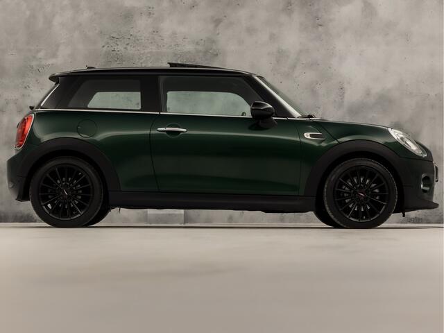 Mini COOPER Mini 1.5 Sport Automaat (PANORAMADAK, JCW PACK, NAVIGATIE, CLIMATE, ZWART HEMEL, SPORTSTOELEN, PARKEERSENSOREN, CRUISE, NIEUWE APK, NIEUWSTAAT)