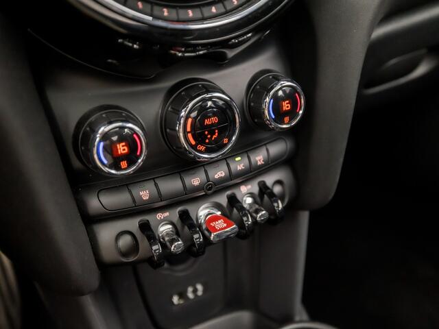 Mini COOPER Mini 1.5 Sport Automaat (PANORAMADAK, JCW PACK, NAVIGATIE, CLIMATE, ZWART HEMEL, SPORTSTOELEN, PARKEERSENSOREN, CRUISE, NIEUWE APK, NIEUWSTAAT)