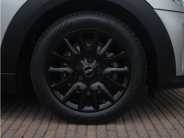 Mini COOPER 5-Deurs 1.5 Camden Edition Cruise Control/ LED-koplampen/ Navigatie /